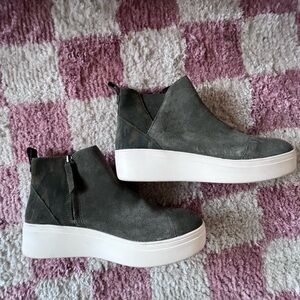 Toms Gray Ankle Booties with White Soles